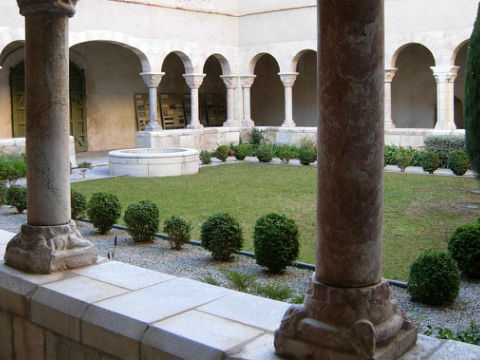 Abbaye de Saint Génis des Fontaines