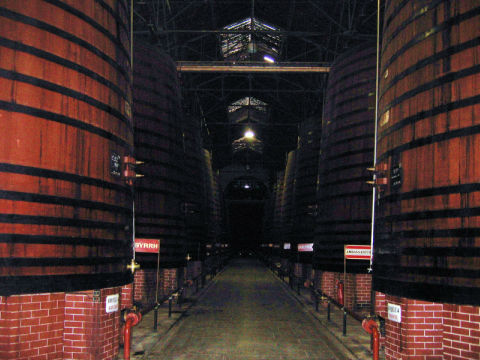 Caves de Byrrh - Thuir - Village des Aspres - Pyrénées Orientales