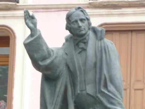 Statue de François Arago - Estagel - Village des Corbières Catalanes - Pyrénées Orientales